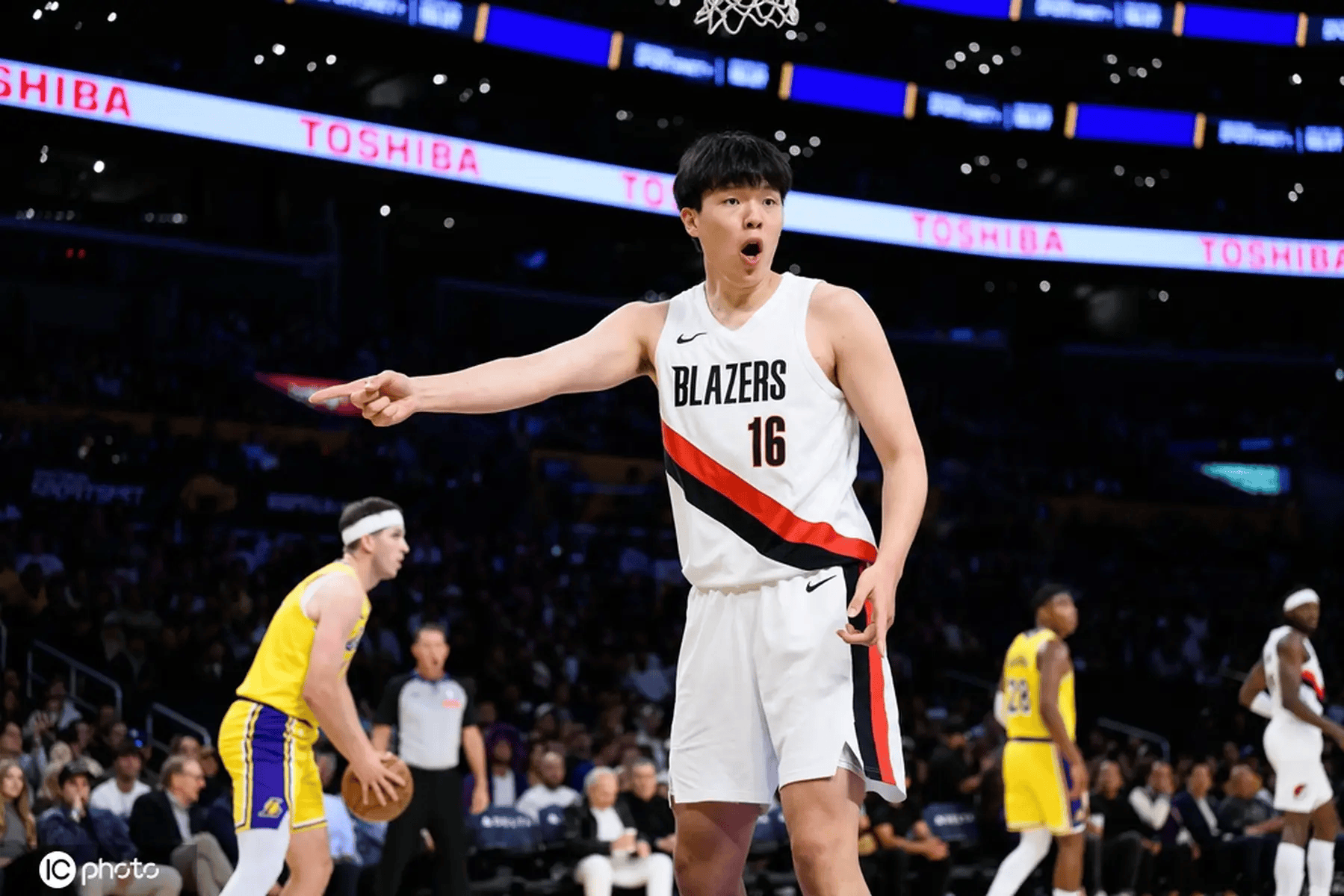 助队大逆转！杨瀚森14分11板3助0失误 正负值全队最高